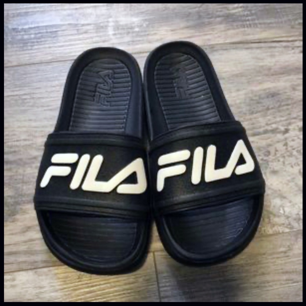 Fila Sleek Slide Sandal. Size 10 Toddler.